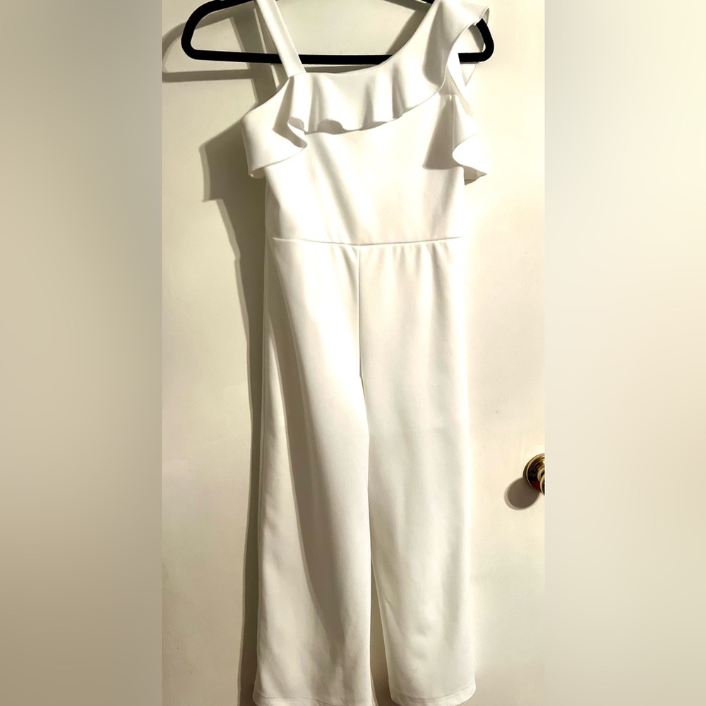 Amy‎ Byer White Wide-Leg One-Shoulder Jumpsuit